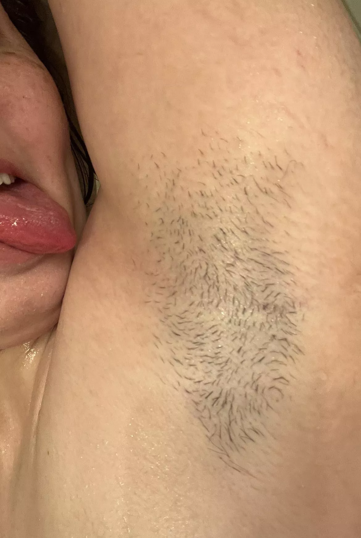 anybody here like hairy girls?🙈 posted by baby_sophia20