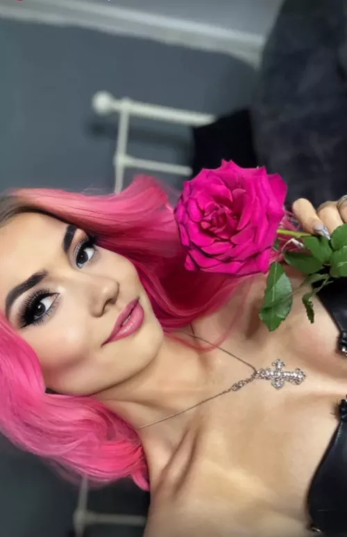 Do you like girls with pink hair by BetteMiddleton