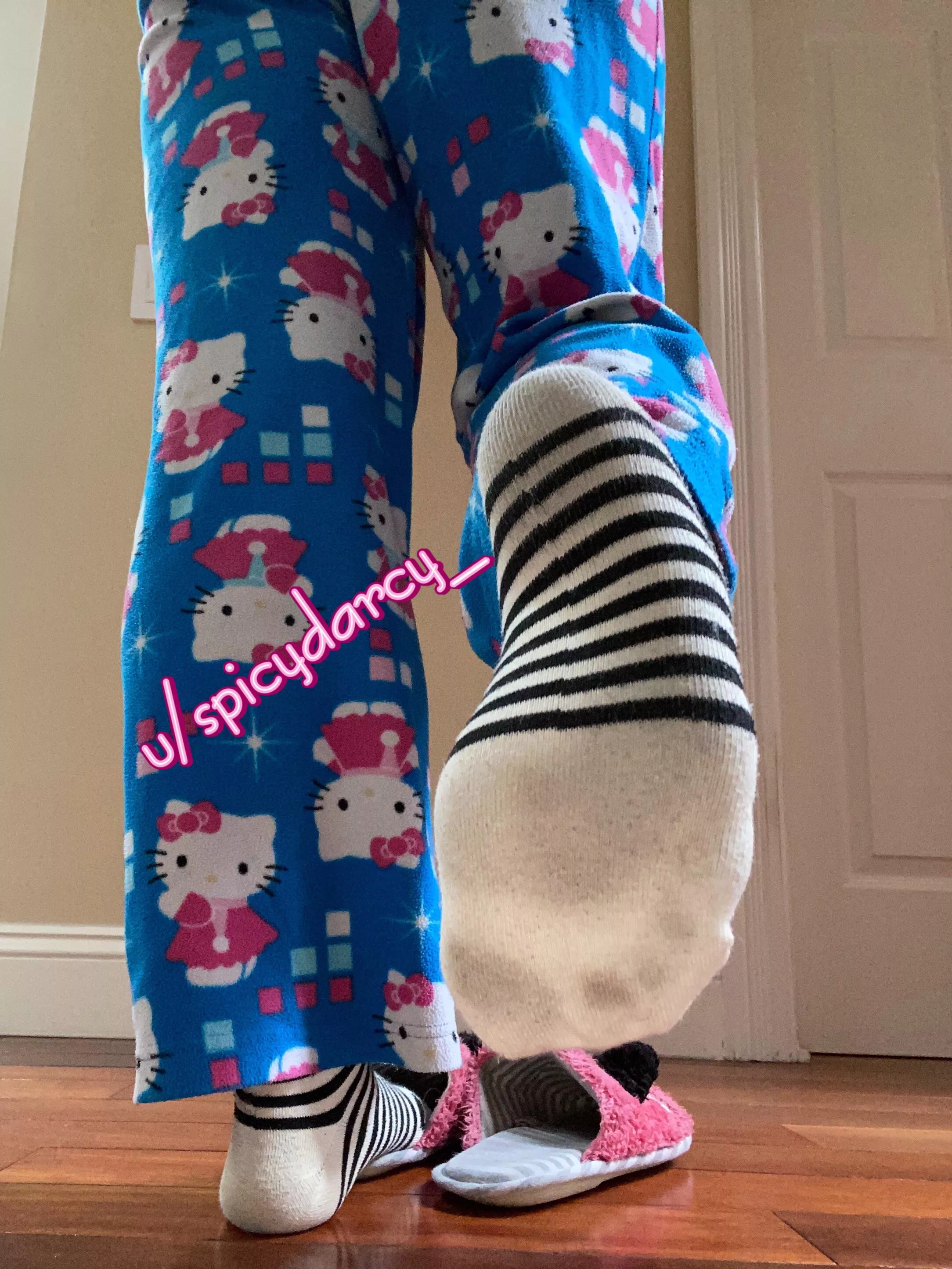 Eating socks is good for your health and I'm just here to help. posted by Spicydarcy_