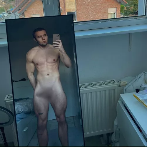 feel every inch of me by Moonshotsbenny67