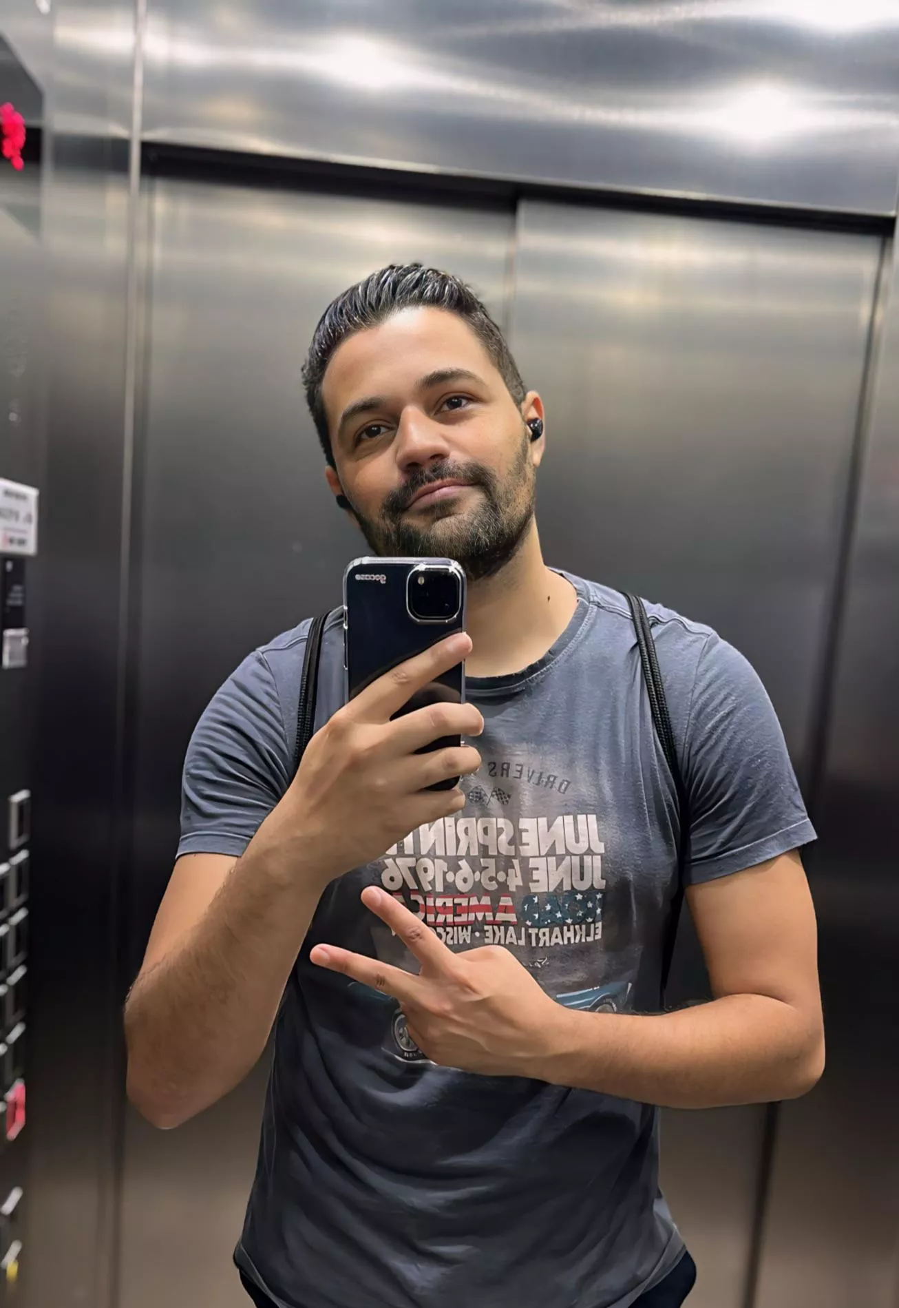 Happy friday guys 🤗 posted by Duhdudueduh