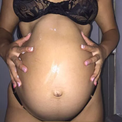 Hey help me by eliselinapreggo