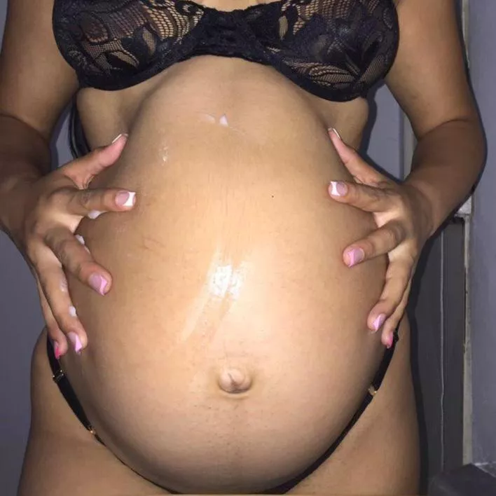 Hey help me posted by eliselinapreggo