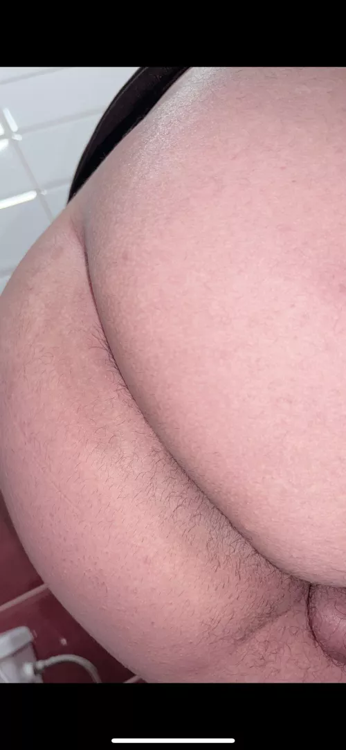 High quality photo of my ass 🥺 by smooth_cak3