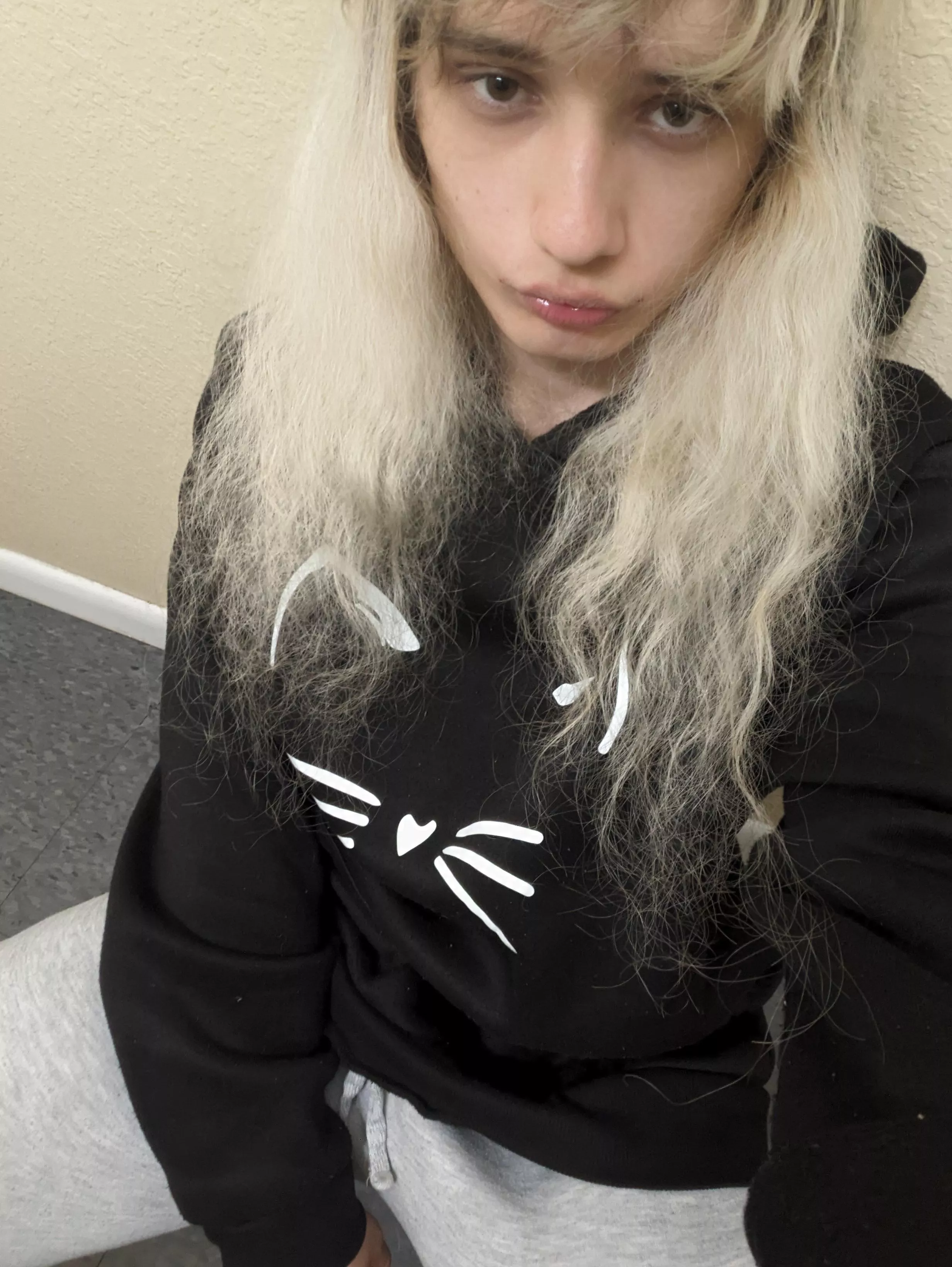 Hiya:33 posted by Informal_While2689