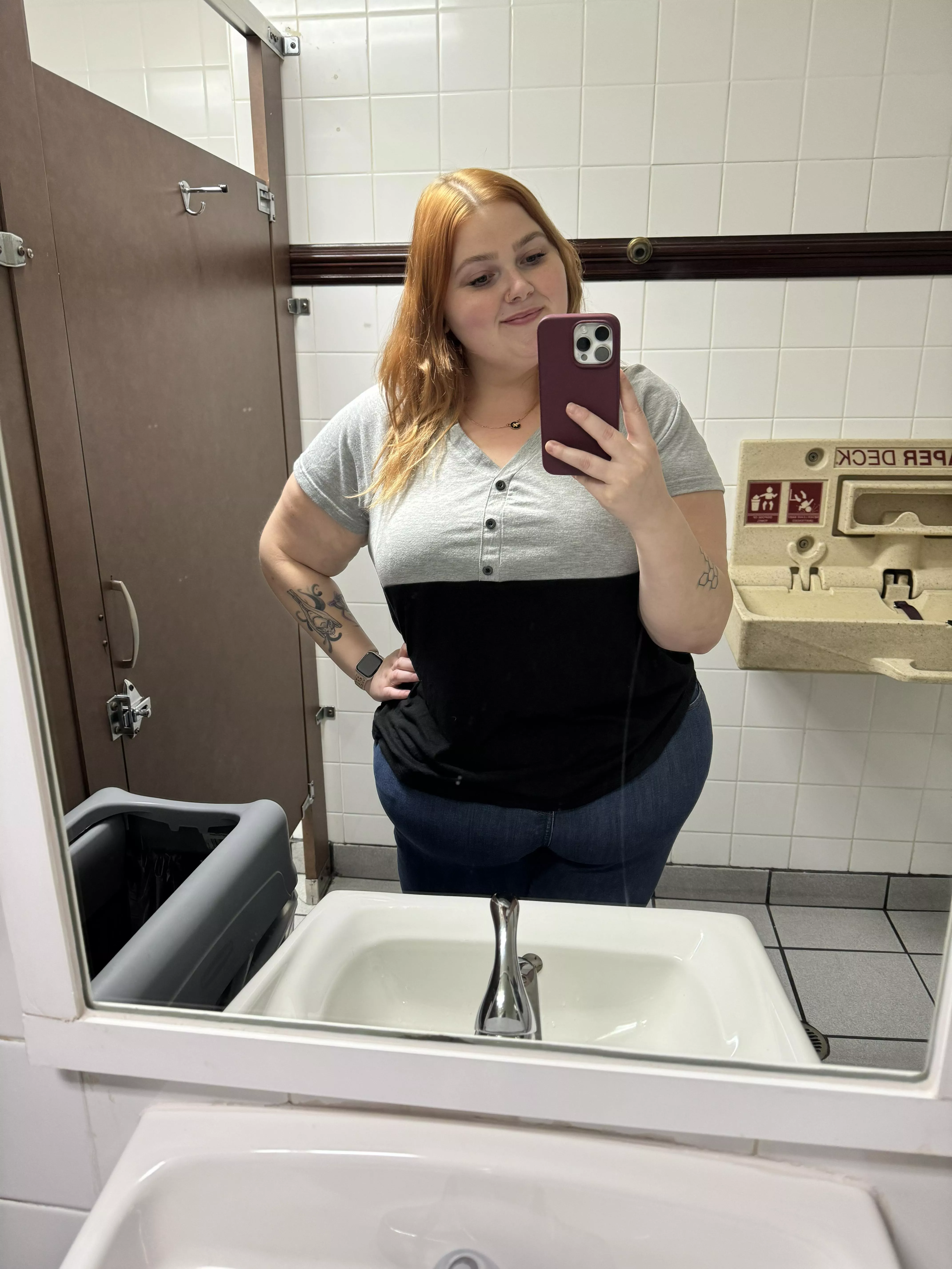 I love bathroom mirror selfies posted by Mommy_Marshmallow