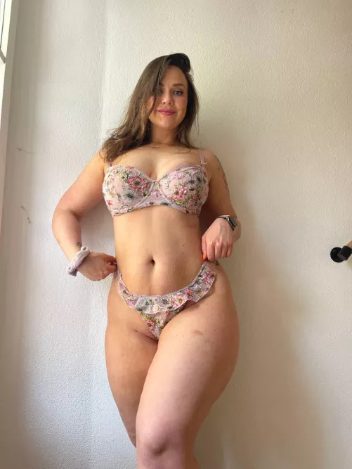 If I showed you this in real life, would you be able to stand on your feet? by Sexyrussiancherry