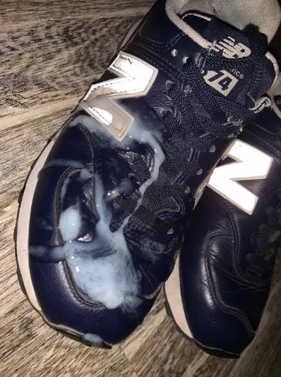 Just jacked off on my sneakers(4day load) who wants to come lick it up💦 posted by Damonready