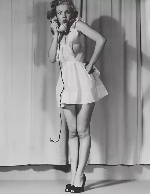 Marilyn Monroe late 40's early 50's  by MugPuntertoo