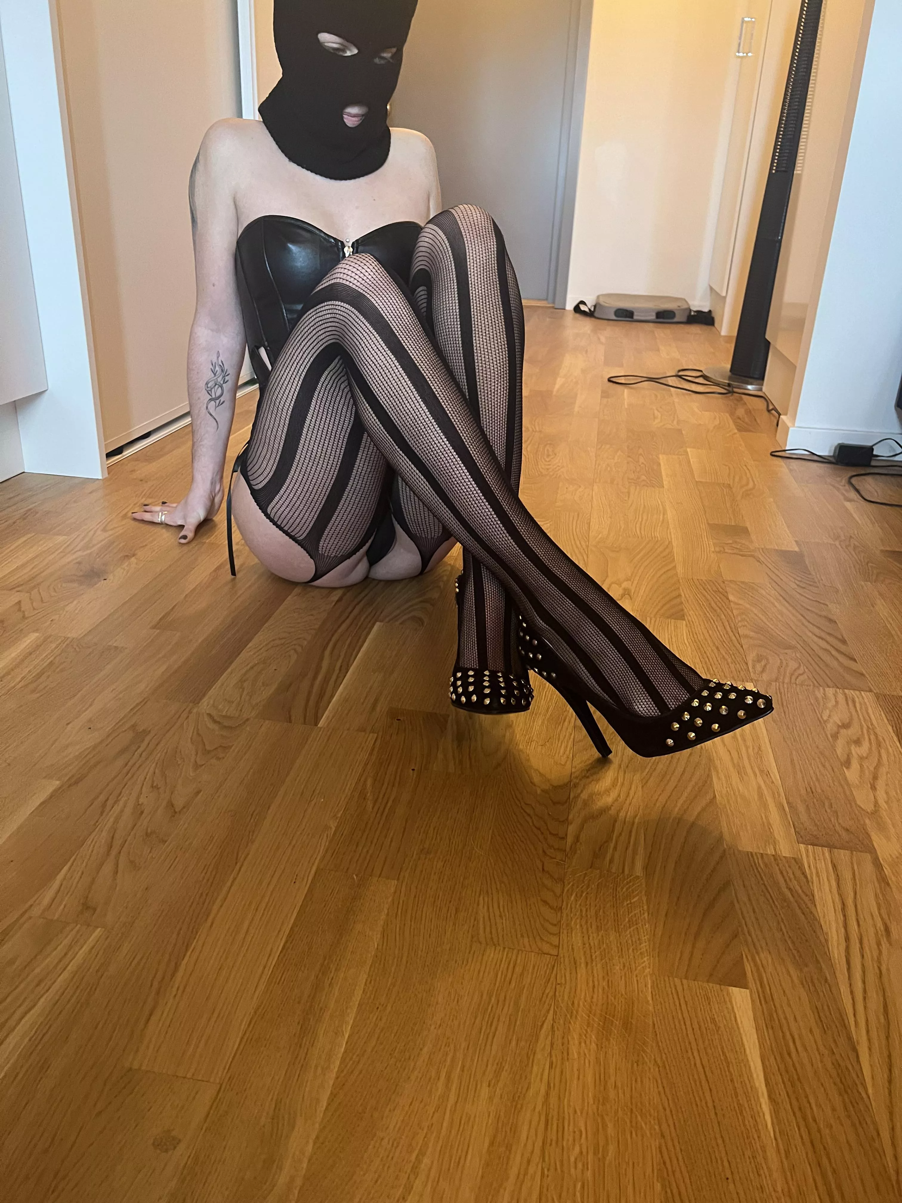 Simp and serve boys, knowing that’s the only way you’ll ever please me posted by spicydisaster123