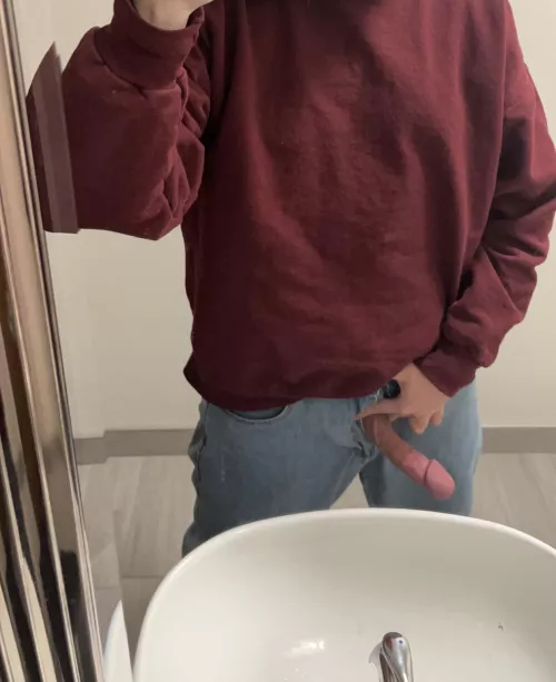 Slow day at the office  by ErectoPatronum__