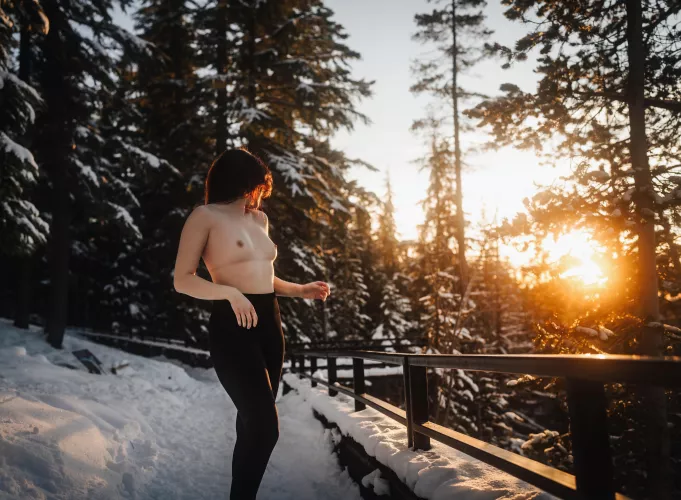 Sunset on a chilly snowshoe adventure ❄️ by PacificPleasurex