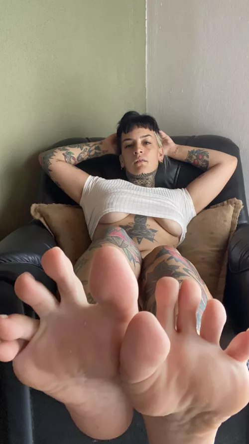 these fingers would like to feel you by poiisonfloraa