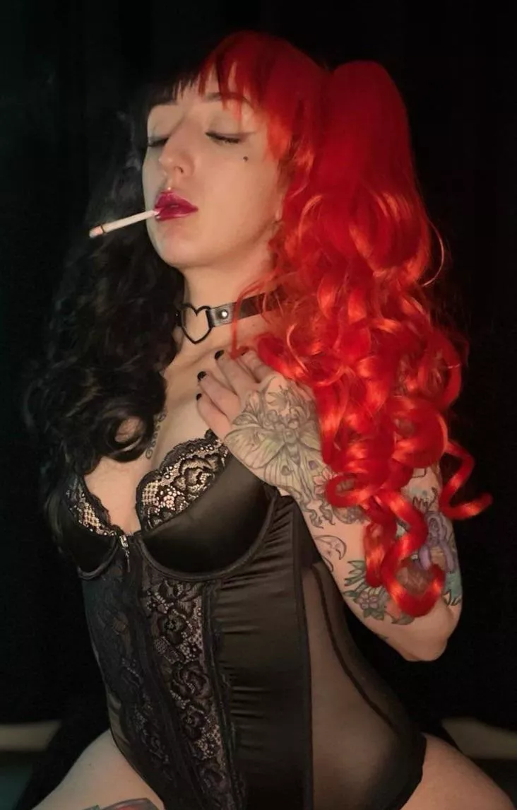 Turns out a lot of you like smoking goth girls…😈 I’m happy to oblige..💋💨 posted by miisabelle