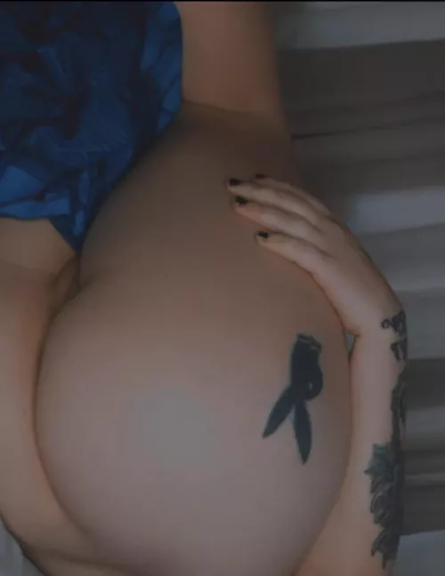 Wanna play with me by Hev_Leo25