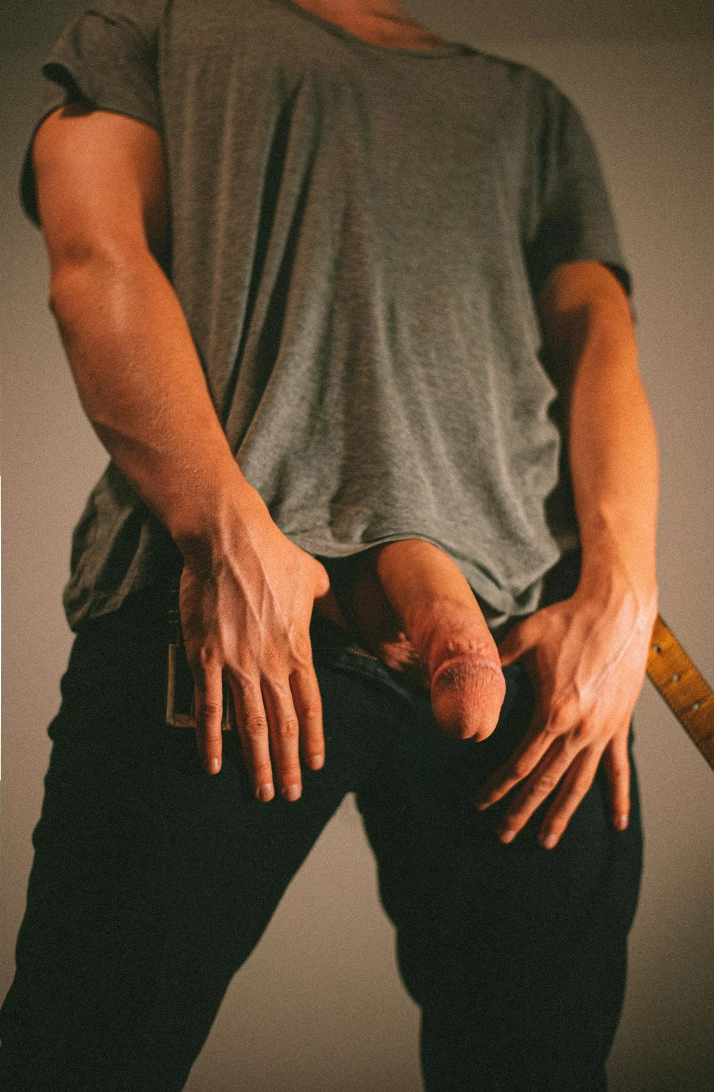 What are your thoughts on veins? Hot or not? 💪👀 posted by Maple_Cock