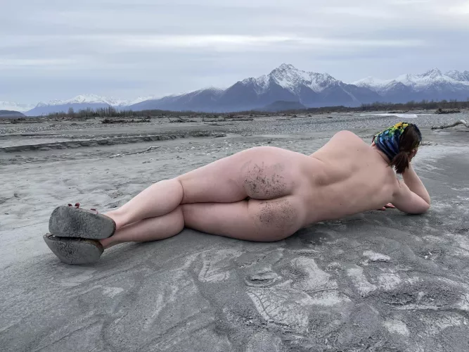41F Alaska… sex on the beach?? 😏🤭 by Curious_Contact2002