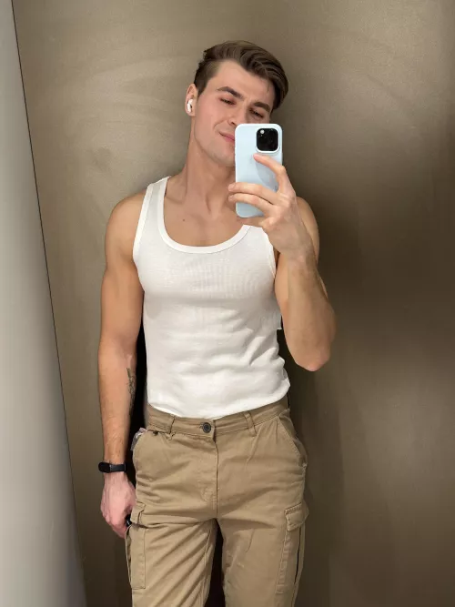 Alex from Romania here ;) by Kidrauhl100