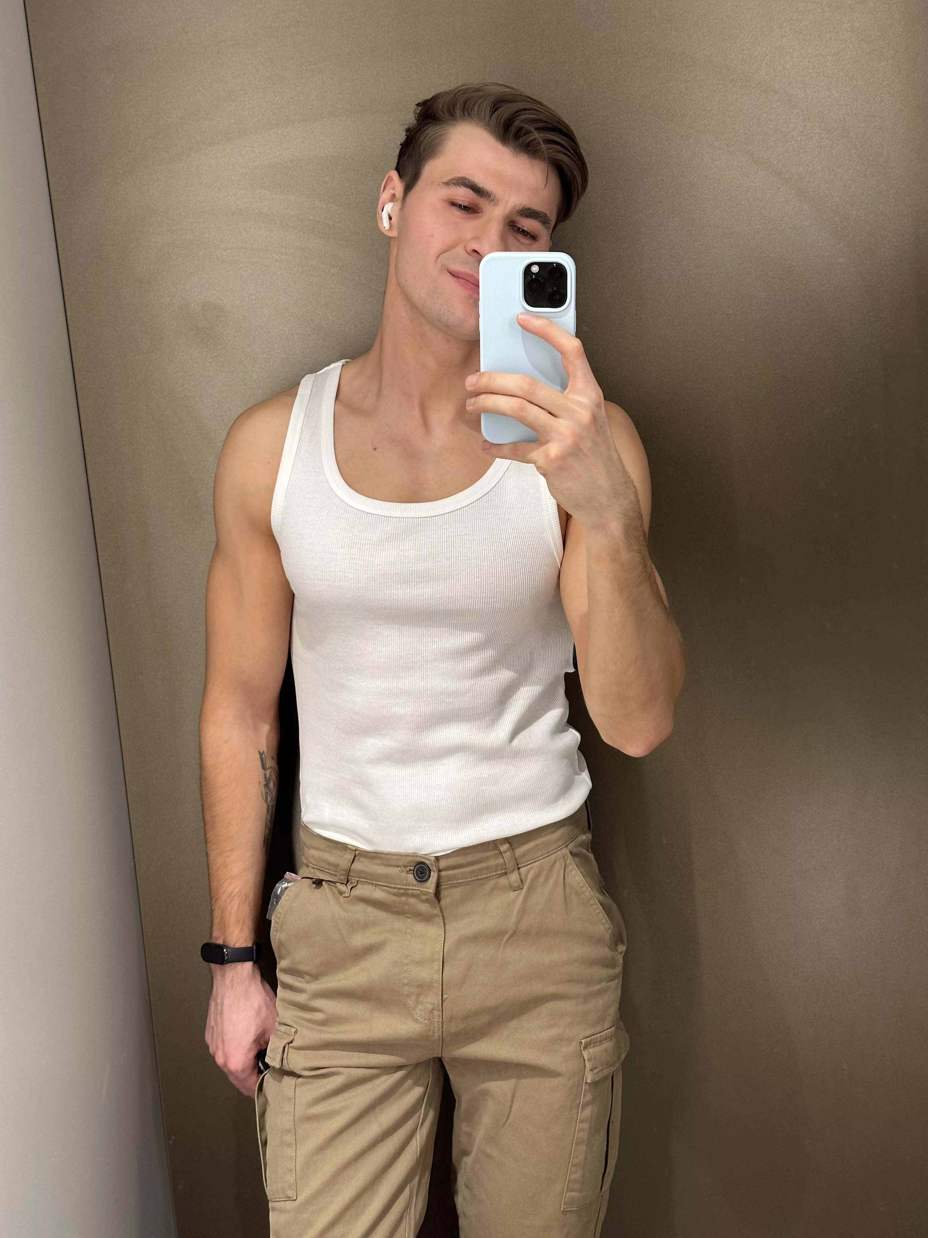 Alex from Romania here ;) posted by Kidrauhl100