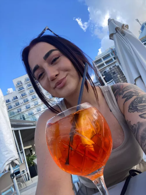 Am I looking good in this top? [34F] by awi476