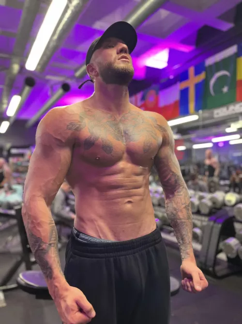 Can you take my cock for 2 hours on your knees? by onlybigj