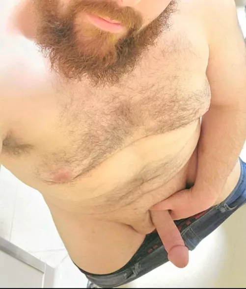 Dadbod & beard ☺️ by riverbearblue