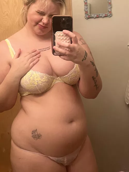 Do I deserve a snack?  by wispy_girlwa