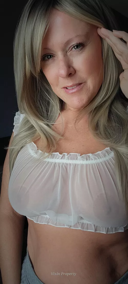 Do you like older women  by Lady_Leoxxx