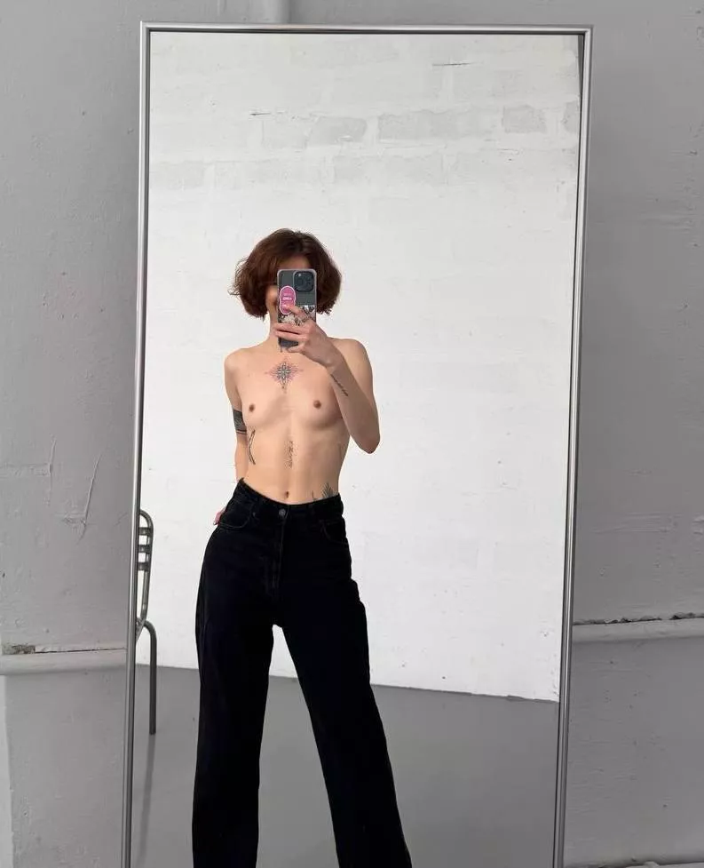 Does dick stand on girl-boys? posted by Farevkaoff