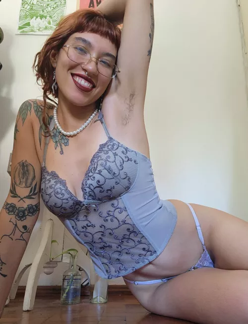 hairy and pretty mistress by missmily