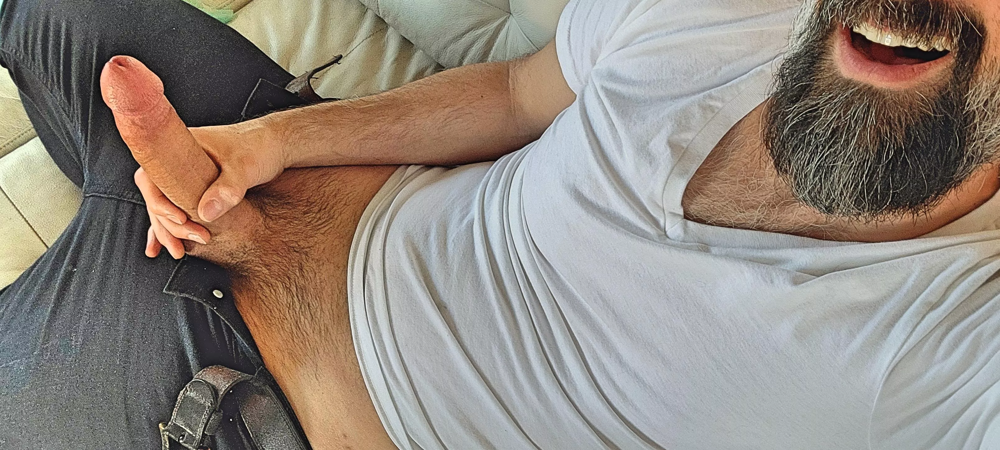 Hey bud, you busy today? (40) posted by mnlumberjacker