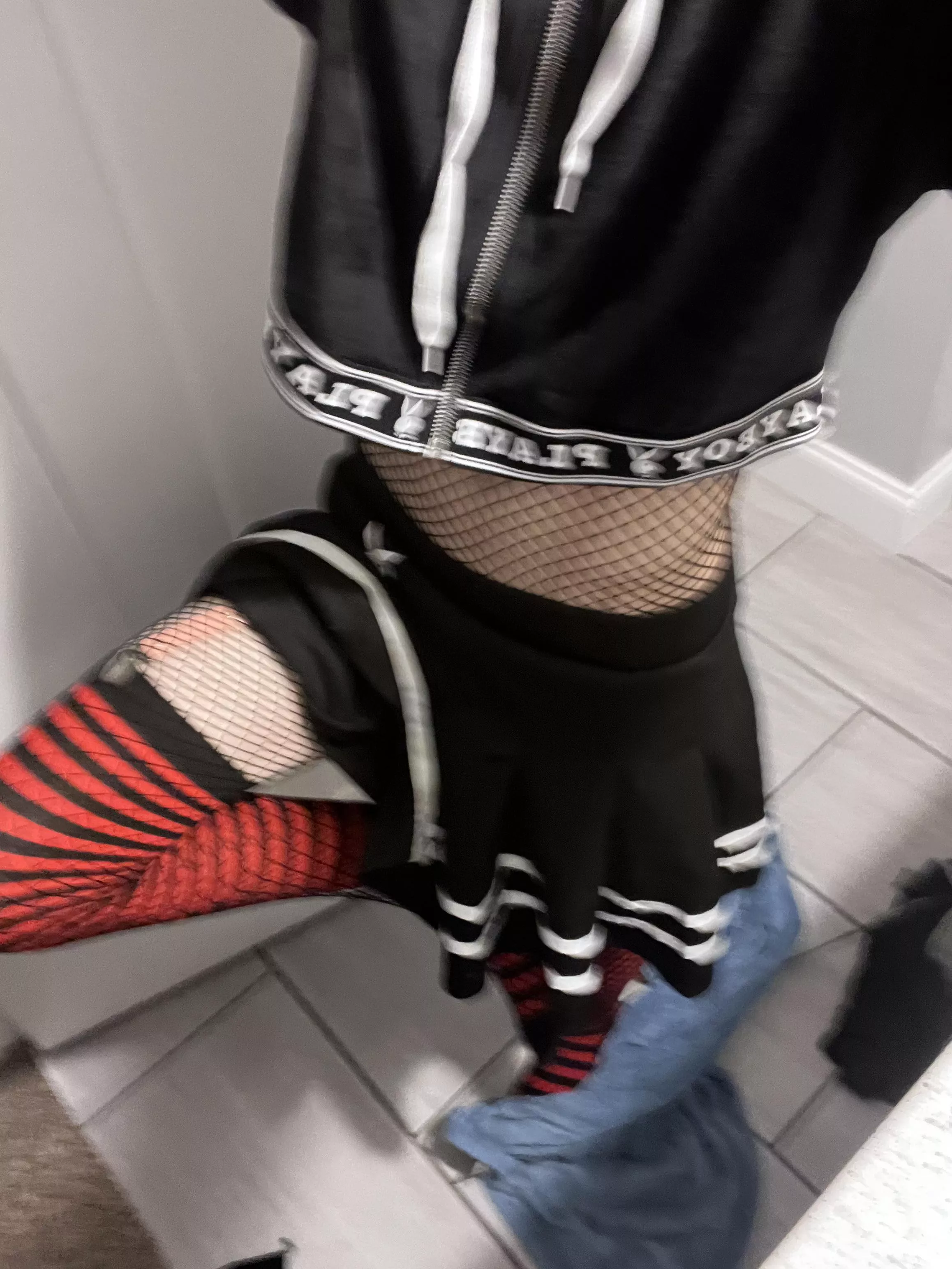 Hey, I’m new here :3 posted by SprinklesSad9718