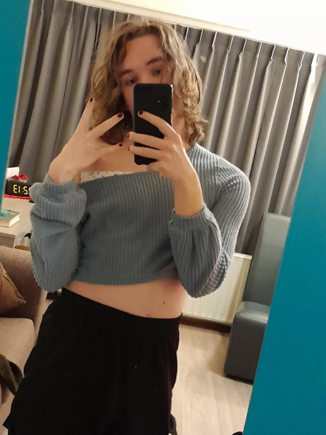 Hii ~  posted by LikeMeSure