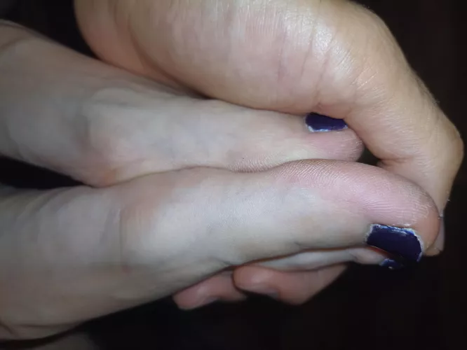 huge feet by claritafeet