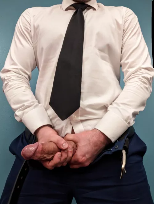 I could use a hand or three [36] by tomatoe1987