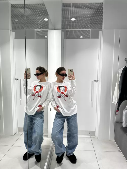 I take pictures in almost every mirror by esabae