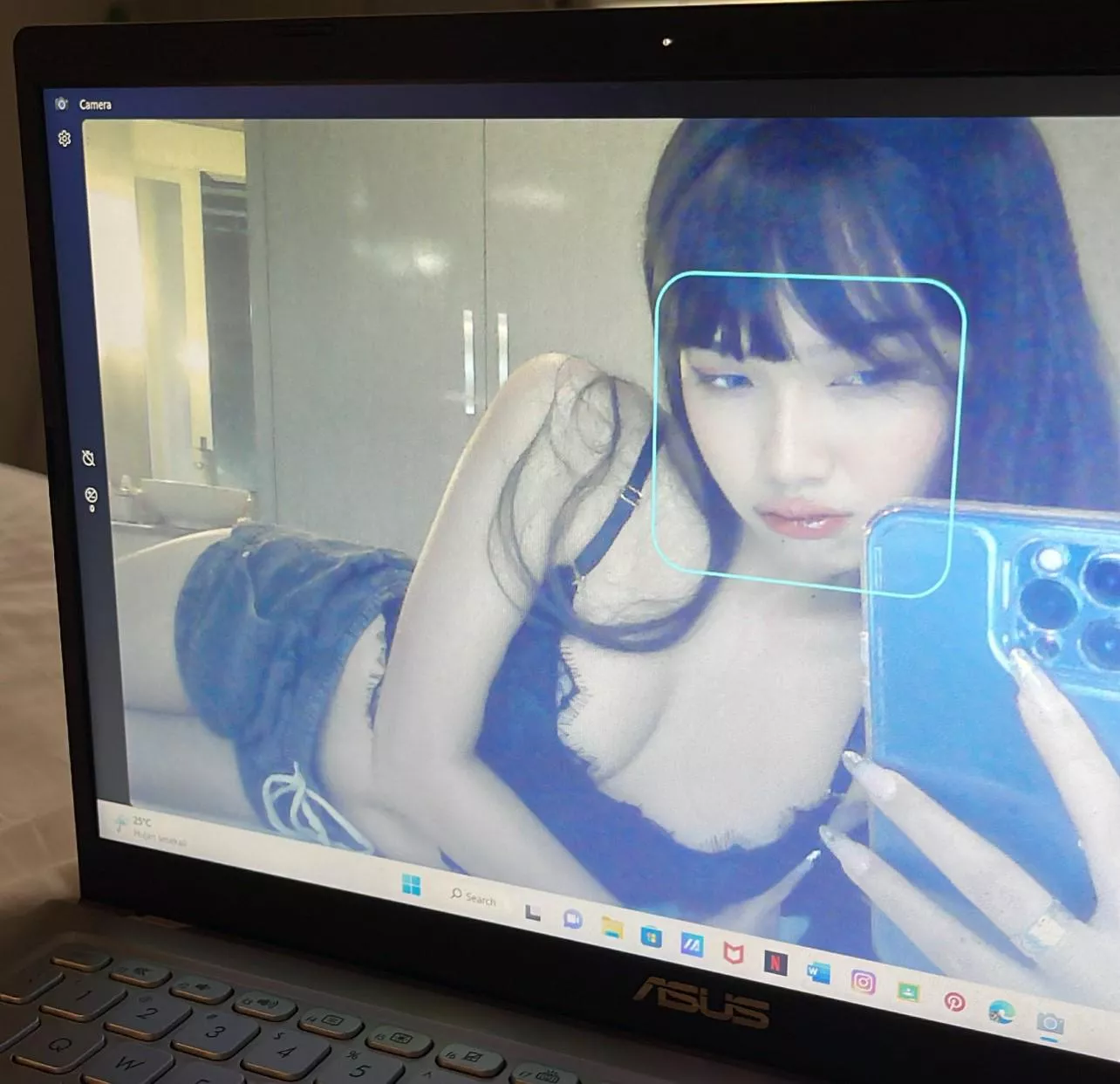 Laptop camera quality is so retro lookin posted by sxymatingcall