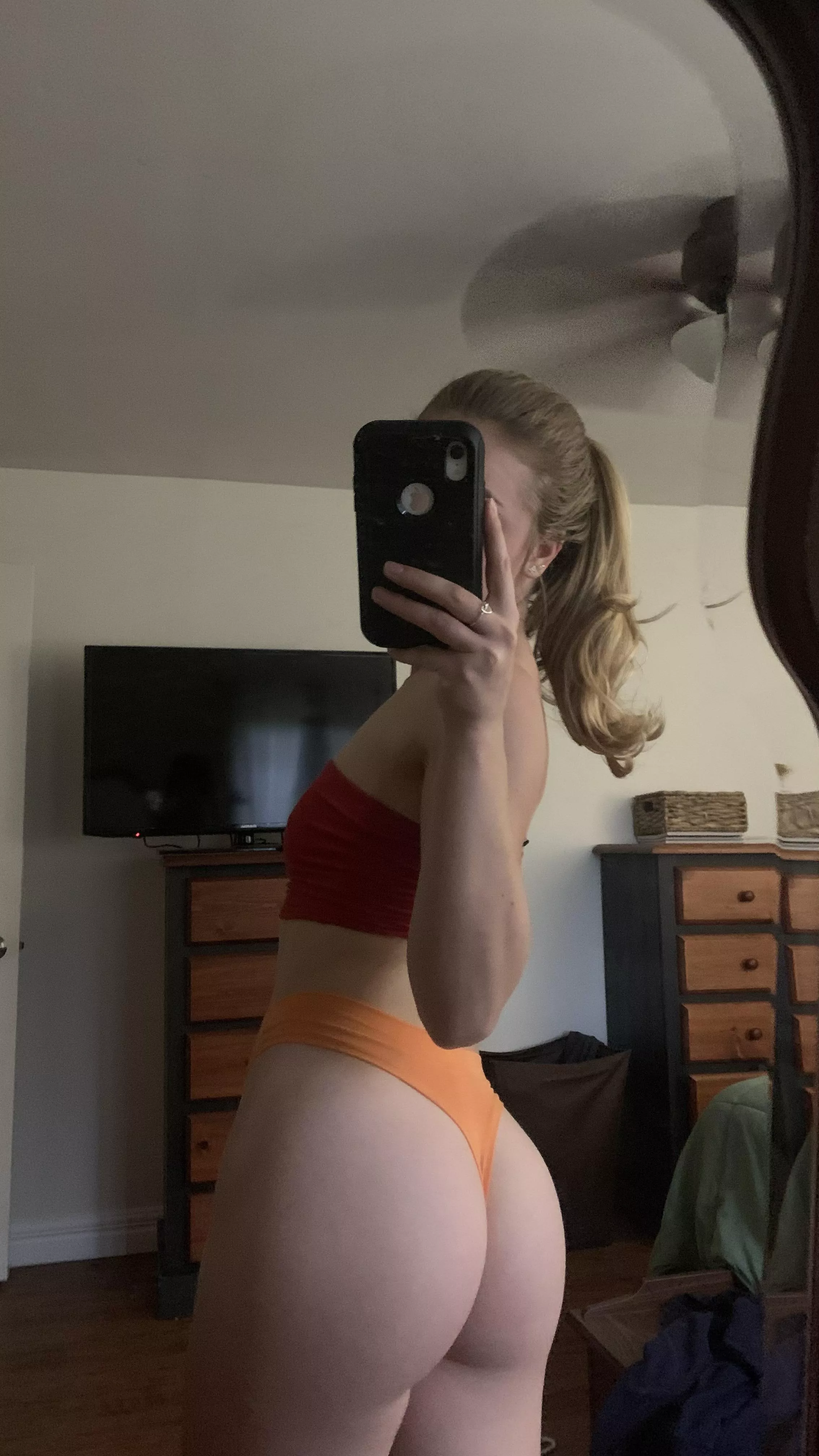 Natalie Grace (@nextdoornatalie.1) posted by LimissLilbliss