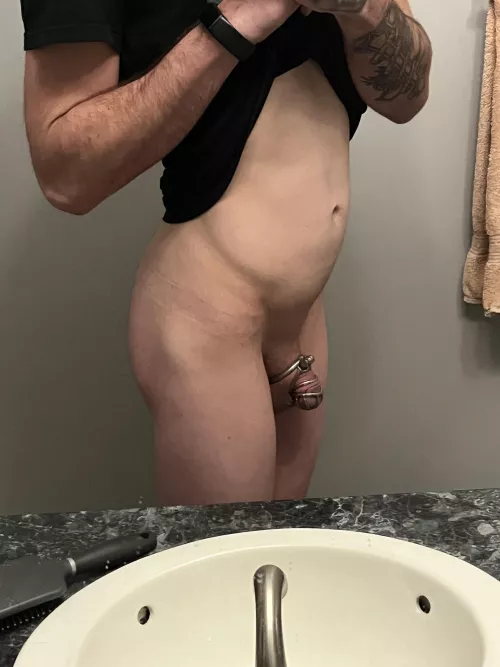 Question. Should it be small enough to the point that it’s uncomfortable at first? I can be comfortably tucked into this cage for weeks and wondering if I should downsize by 7eag