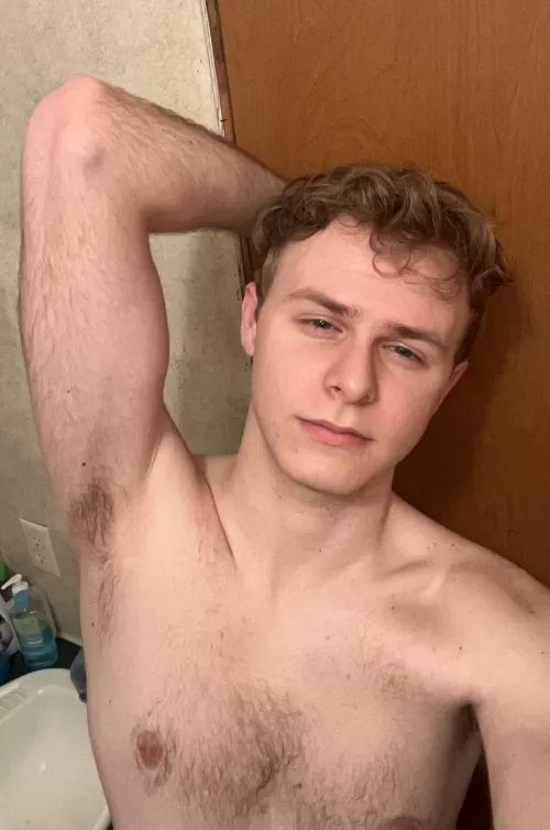 Rainy out been lounging all day by Cuti3Man