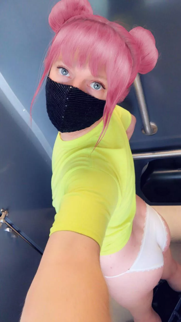 Say hi if I can send you random sissy pictures 😉 posted by summerdayfalls