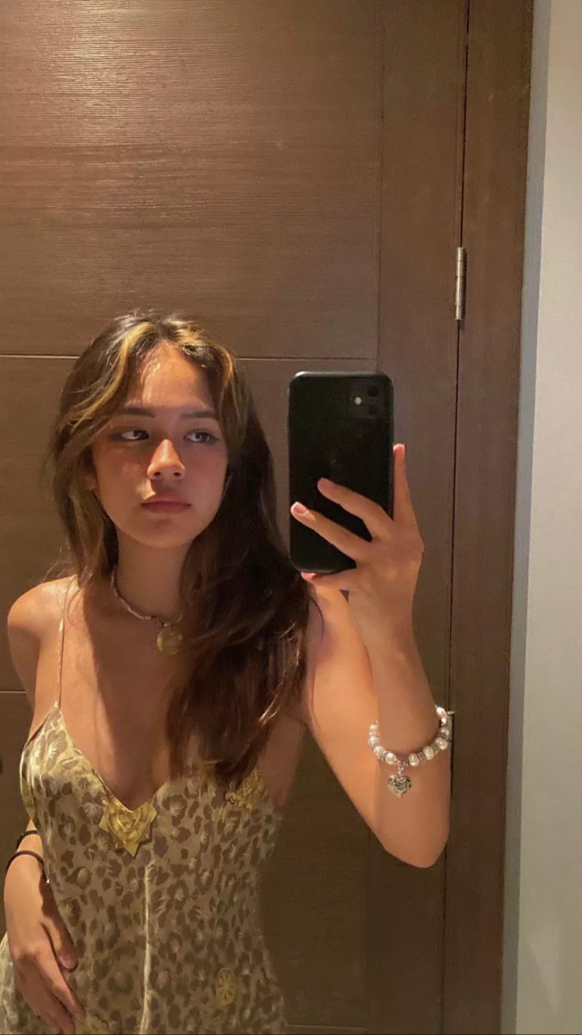 Sexy posted by hklthrowawayy