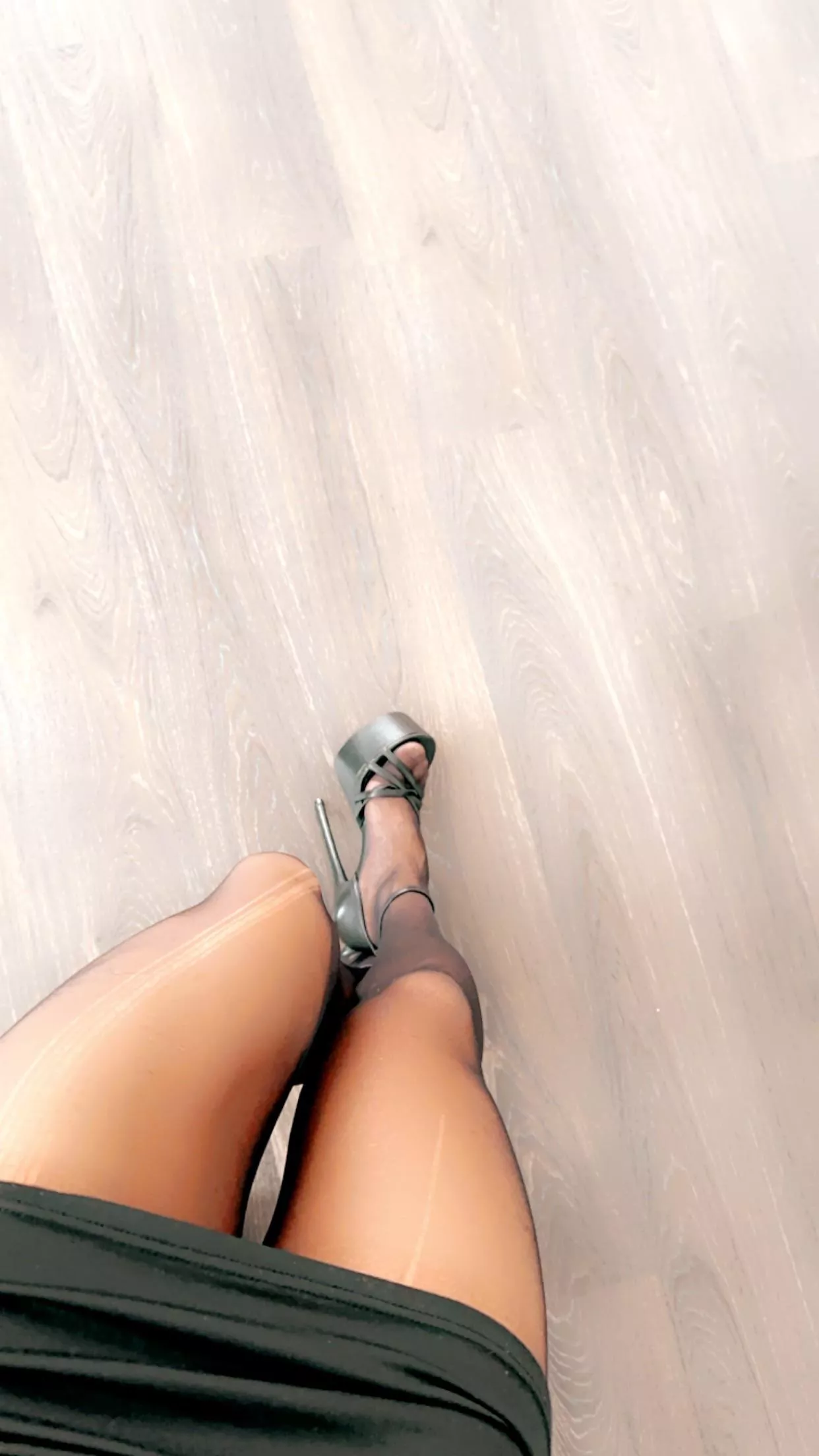 Super high heels posted by Goddesslolamarah