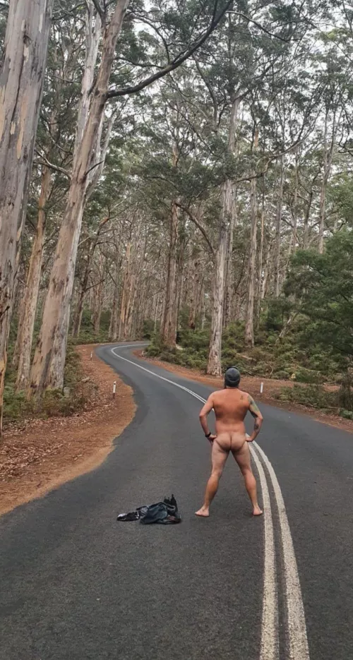 Time to get lost🌳 by idratherbenudist