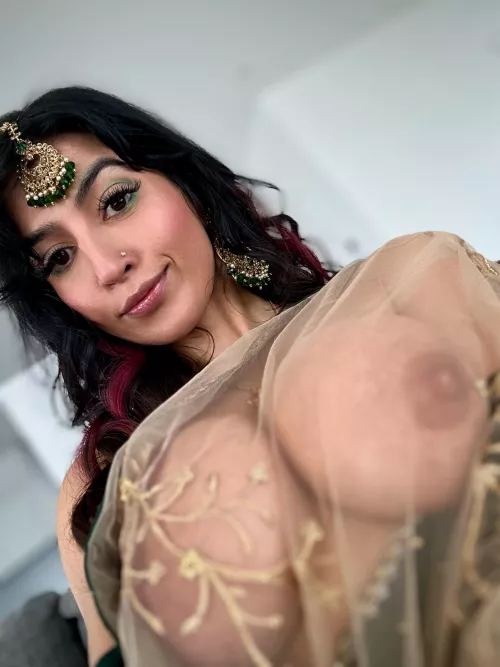 Want some mango lassi? 🇵🇰 [F] by aaliyah_yasin