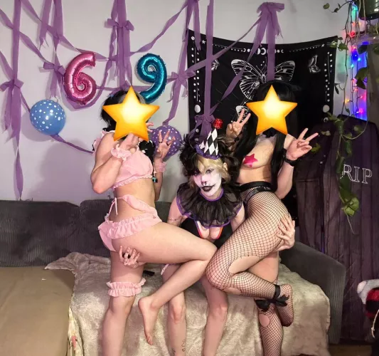 Wel-cum one and all to our horny circus 🎪 😜 by MaskedMasterQuill