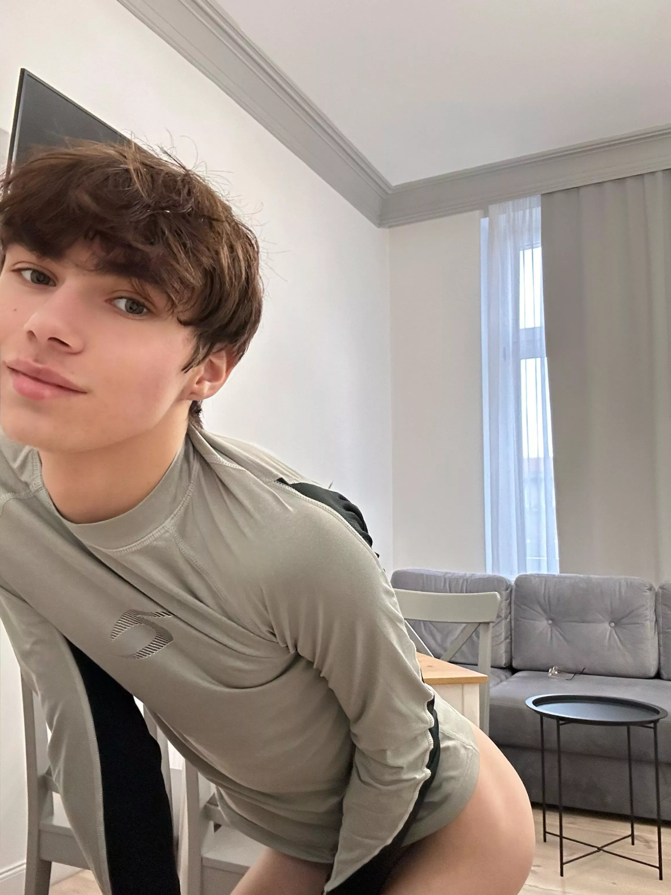 what would you do if me (125lbs) bend like that in front of you? posted by Strange-Teach1255