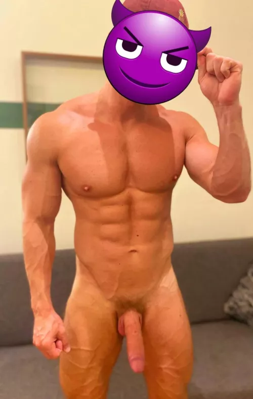 (36) Need someone to worship my BWC 😈 by Luke-Flo