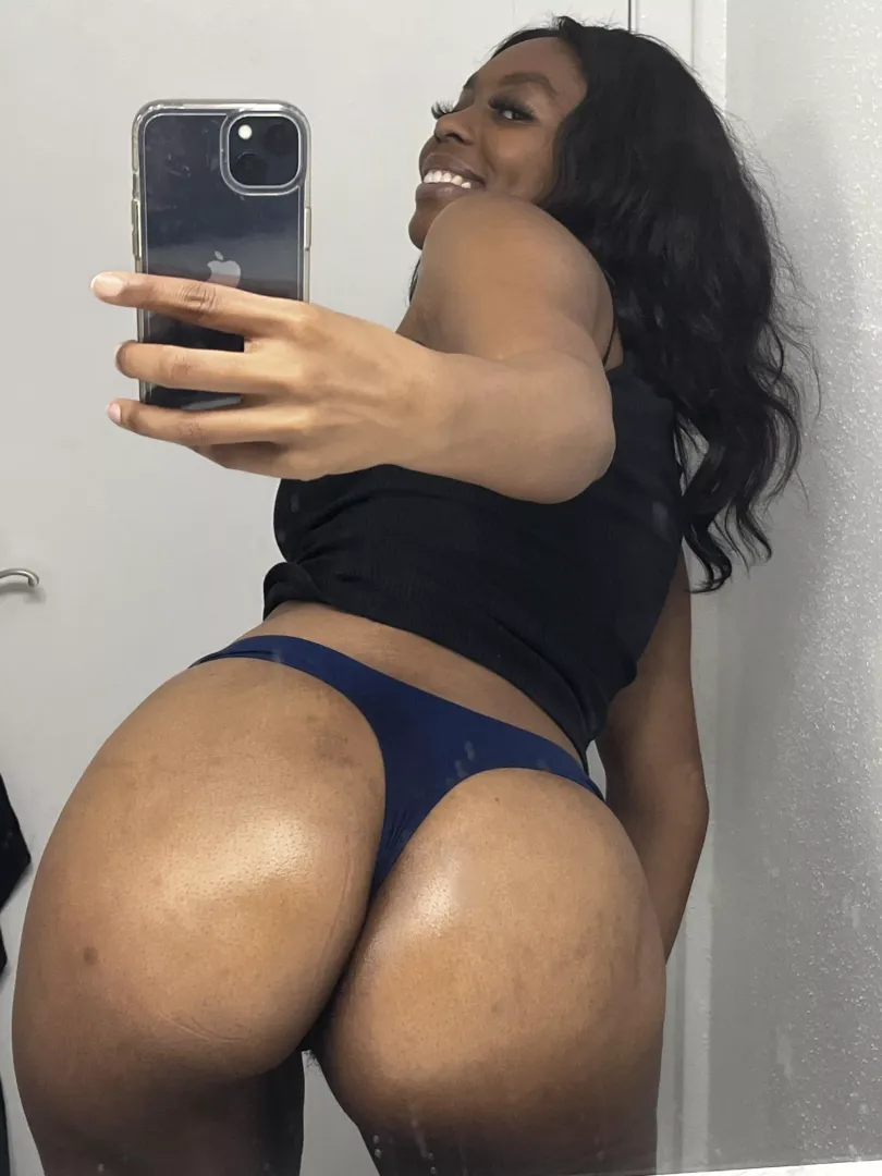 Admire this ass  posted by Kakeywaters