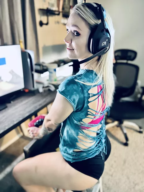 Call of booty by Silly-Pop8779